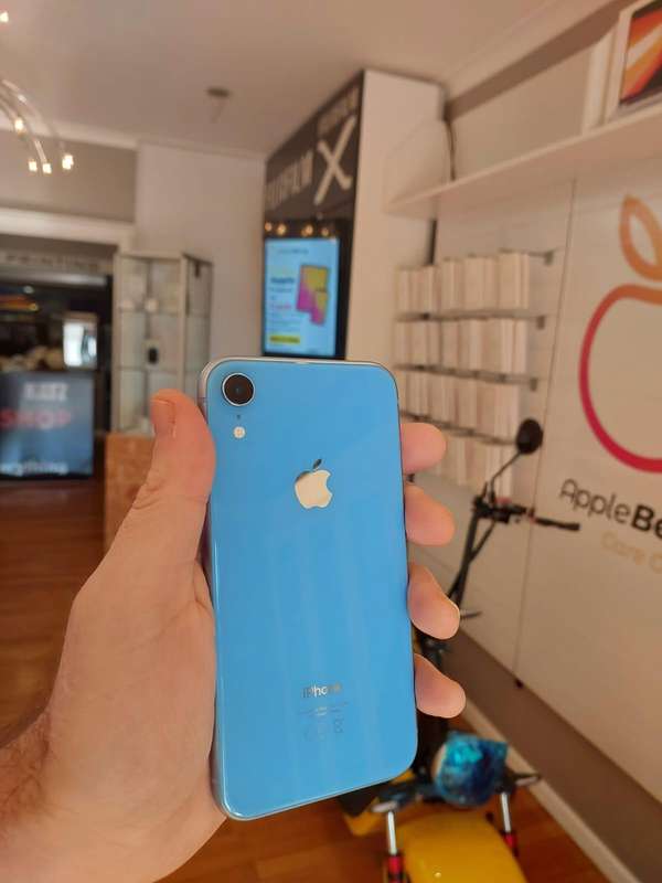 Apple iPhone XR 64GB Blue