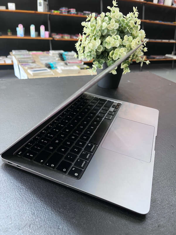 MacBook Air M1