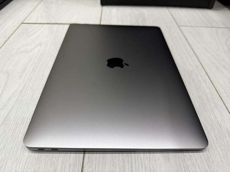 MacBook Air 2018 - 13.3" Retina Display