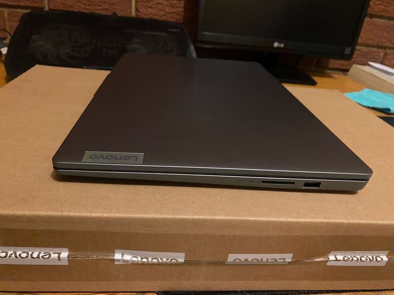 IdeaPad Slim 3 15IAH8 - Type 83ER