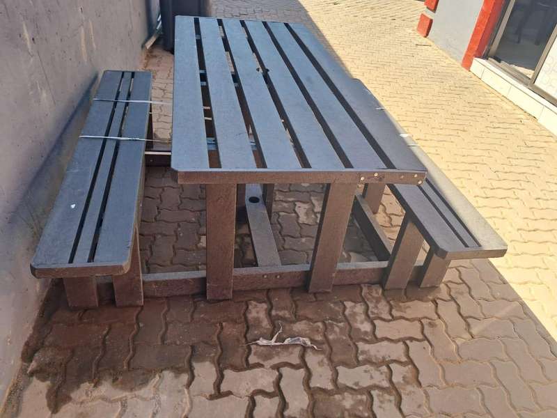 ECCO 6 SEATER PICNIC BENCH BROWN