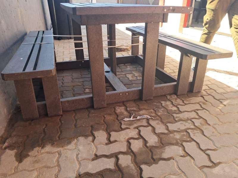 ECCO 6 SEATER PICNIC BENCH BROWN