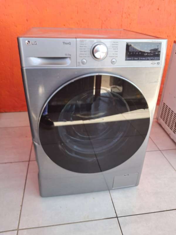 LG 10.5BKG FRONT LOADER WASHING MACHINE SLV