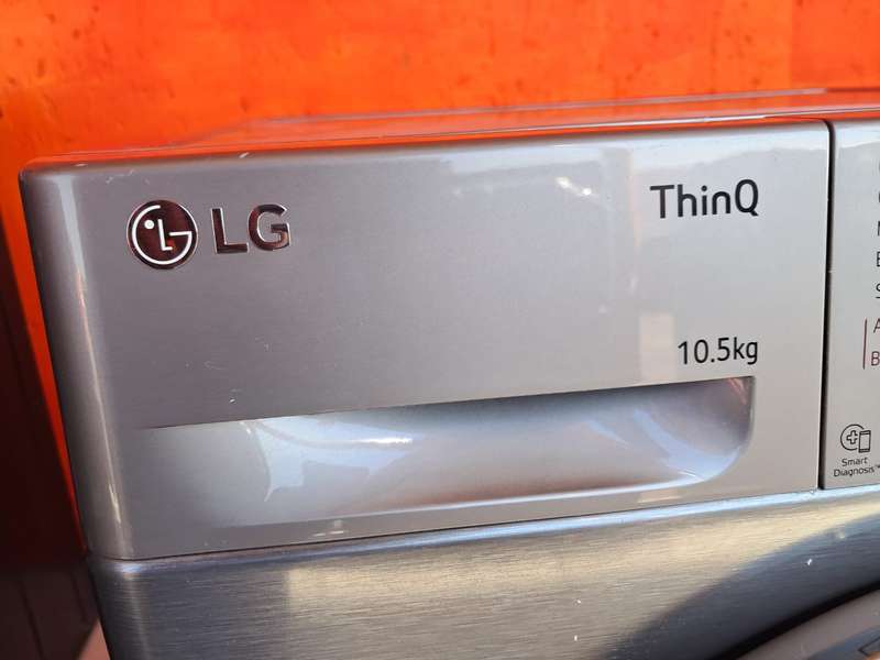LG 10.5BKG FRONT LOADER WASHING MACHINE SLV