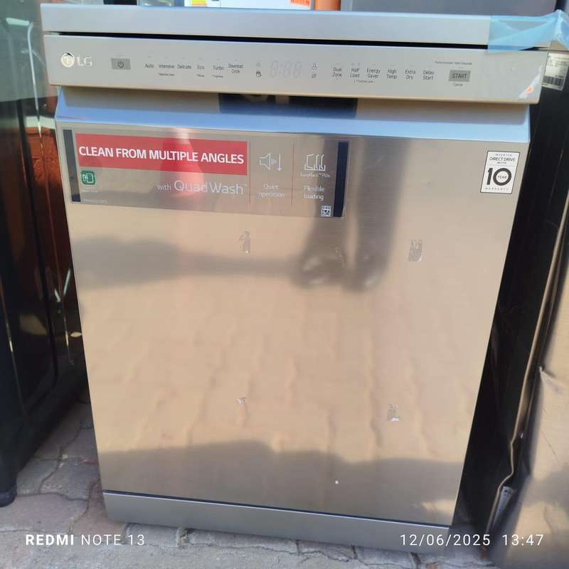 LG 14 PLACE QUADWASH DISWASHER