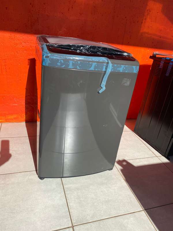 LG TOP LOADER WASHING MACHINE SMT INVR 18KG BLK