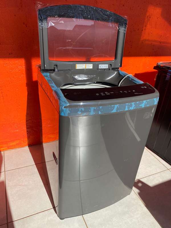 LG TOP LOADER WASHING MACHINE SMT INVR 18KG BLK