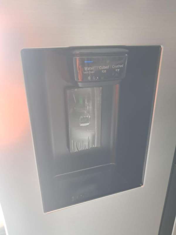 SAMSUNG SXS F/FREE FRDG W/WTR DSPNS 617L