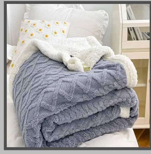 Extra Large Geometric Sherpa Fleece Blankets 200 x 230 Super King Size Light Grey
