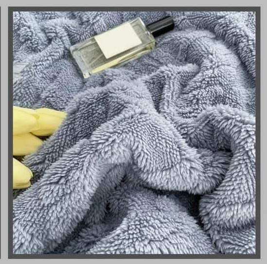 Extra Large Geometric Sherpa Fleece Blankets 200 x 230 Super King Size Light Grey