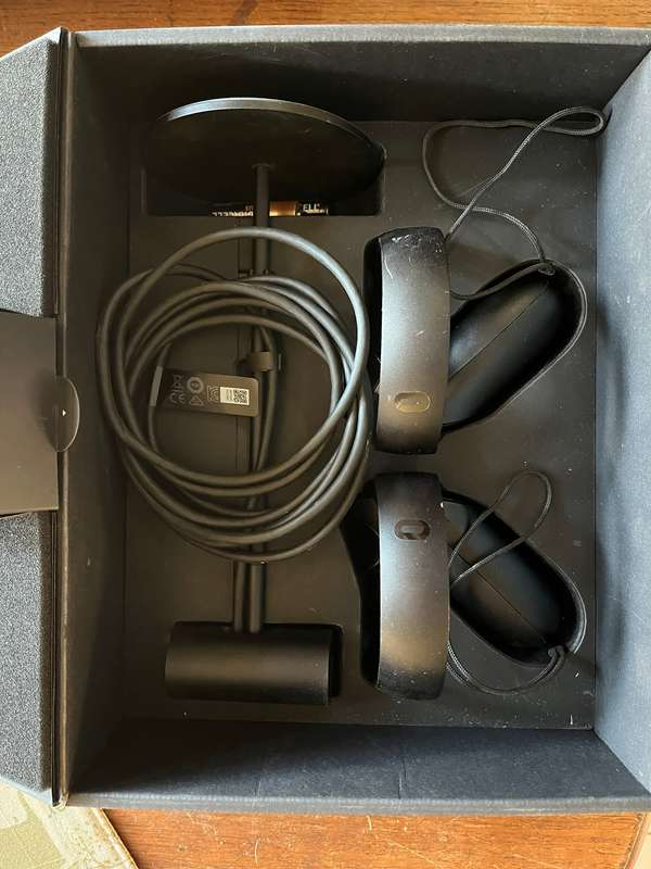 Oculus Rift VR Headset (Two Sensors & Two Controllers)