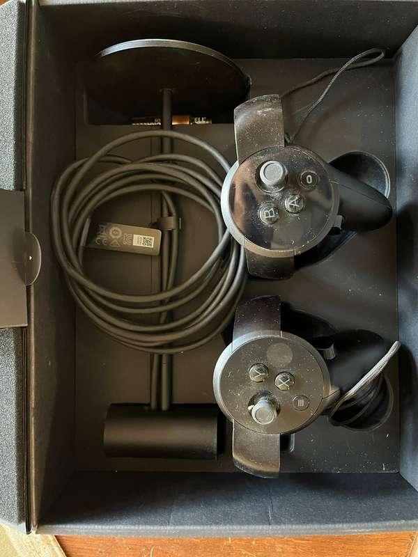 Oculus Rift VR Headset (Two Sensors & Two Controllers)