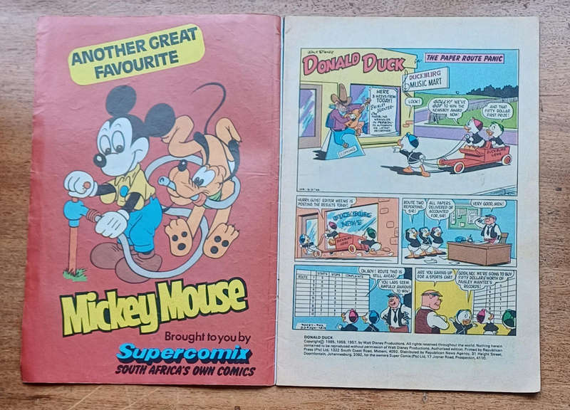 Walt Disney Donald Duck x2