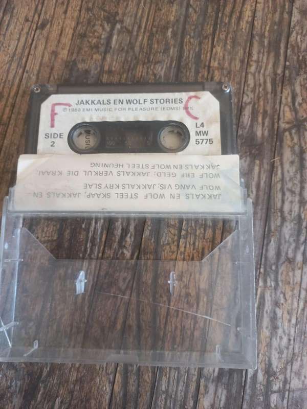 VintageJakkals en Wolfstories tape