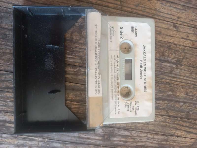 Vintage Jakkals en Wolfstories tape