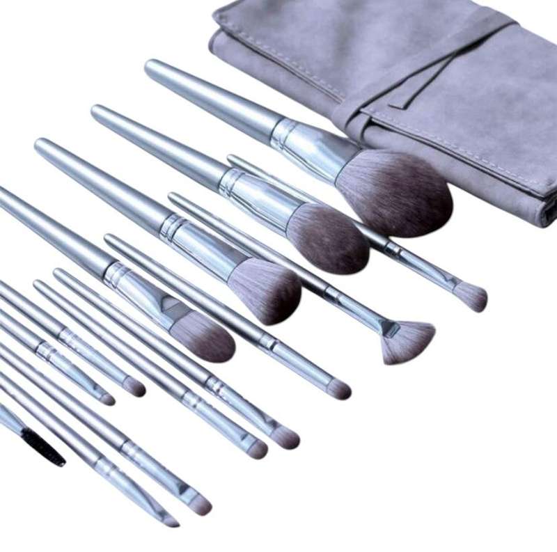 Make up brush set - 14 Piece. FREE CASE INCLUDED
