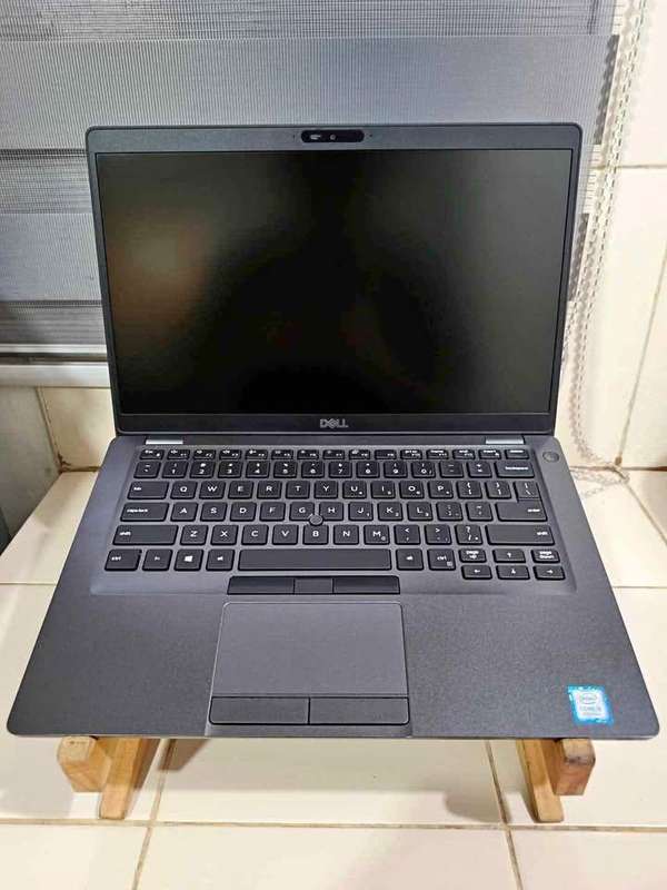 Dell Latitude 5400 14-inch Quadcore i7-8665U 16GB RAM 256GB SSD Windows 11 Pro