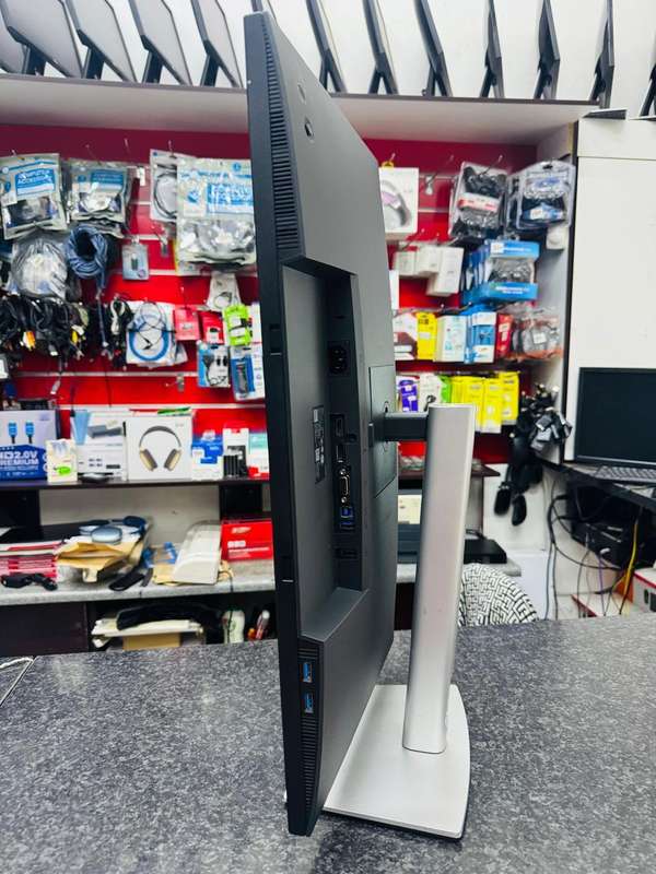 Dell P2722H 27-Inch 1920 X 1080p FHD 16:9 60Hz 5ms IPS LED Monitor 210-AZYZ [Used Monitor]
