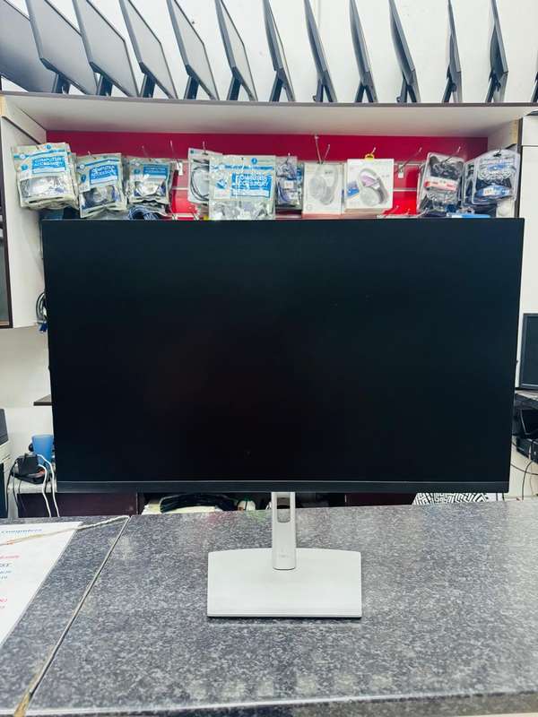 Dell P2722H 27-Inch 1920 X 1080p FHD 16:9 60Hz 5ms IPS LED Monitor 210-AZYZ [Used Monitor]