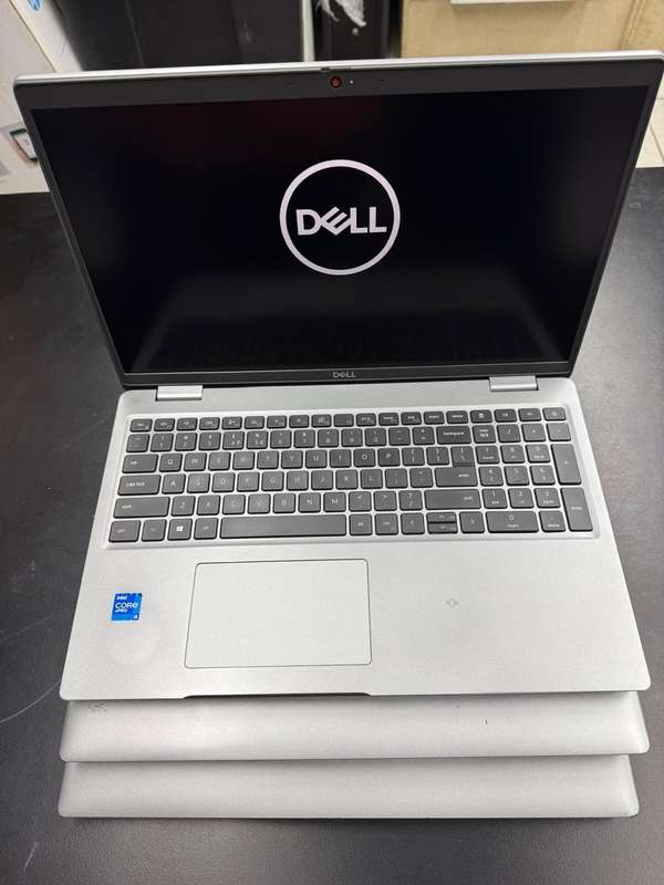 Dell Latitude 5520 I5-1145G7 16GB Ram 256GB Solid State Drive 15.6"FHD Notebook