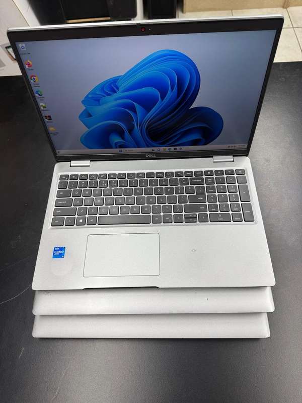 Dell Latitude 5520 I5-1145G7 16GB Ram 256GB Solid State Drive 15.6"FHD Notebook