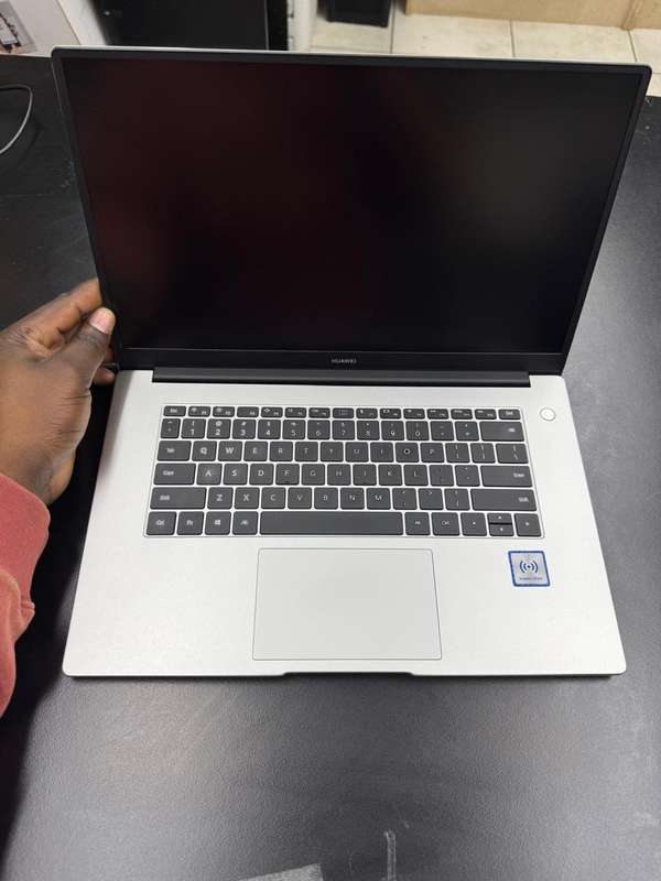 Huawei Matebook D15 Notebook PC  AMD Ryzen 7 3700U / 15.6 FHD / 8GB RAM / 512GB / Win 11 Pro