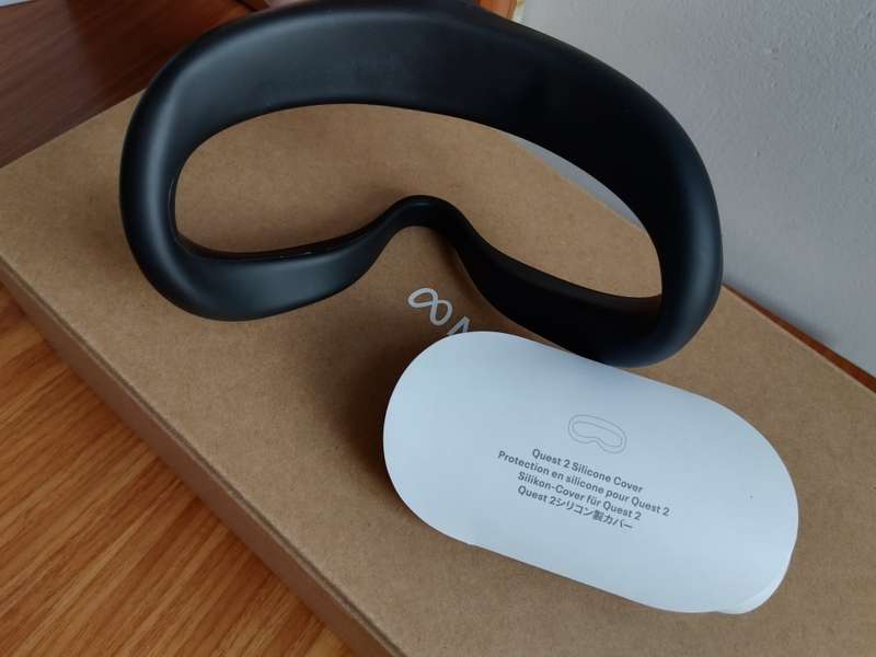 Oculus Quest 2 VR Headset