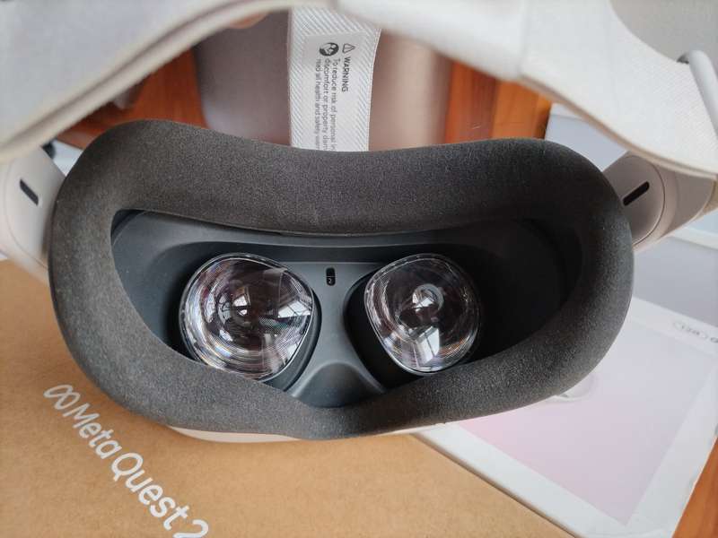 Oculus Quest 2 VR Headset