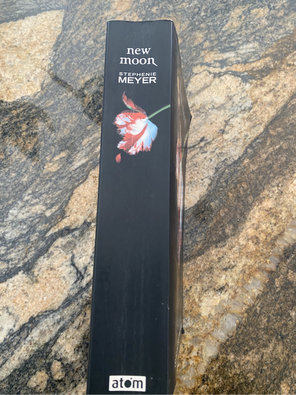 New Moon by Stephanie Meyer