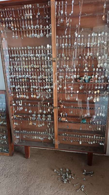 Teaspoon collection with Cabinets