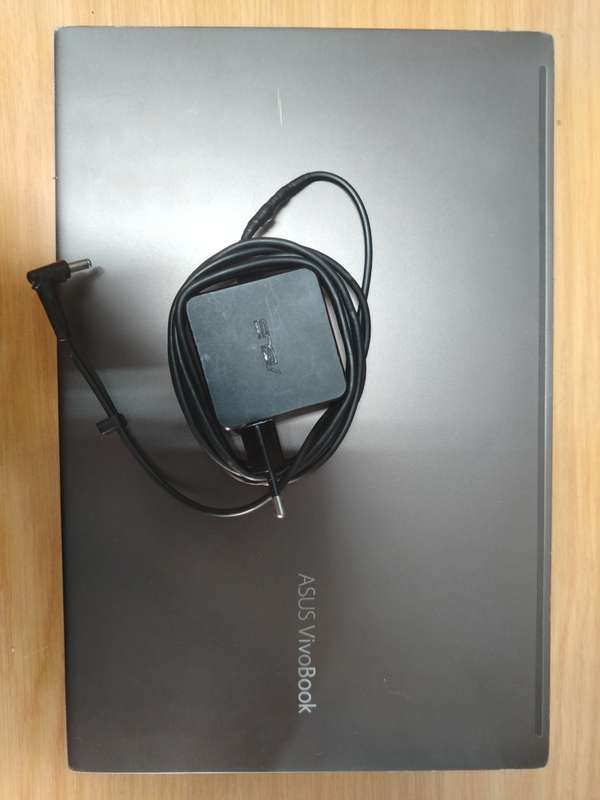 Asus vivobook 14