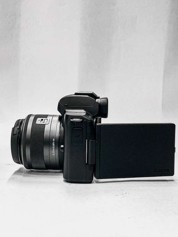 Canon EOS M50 Mark II + 15-45mm  Mirrorless Camera kit