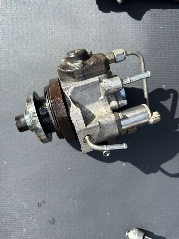 Fuel pump NIssan YD25 Navara Pathfinder Patrol 16700-5X00D