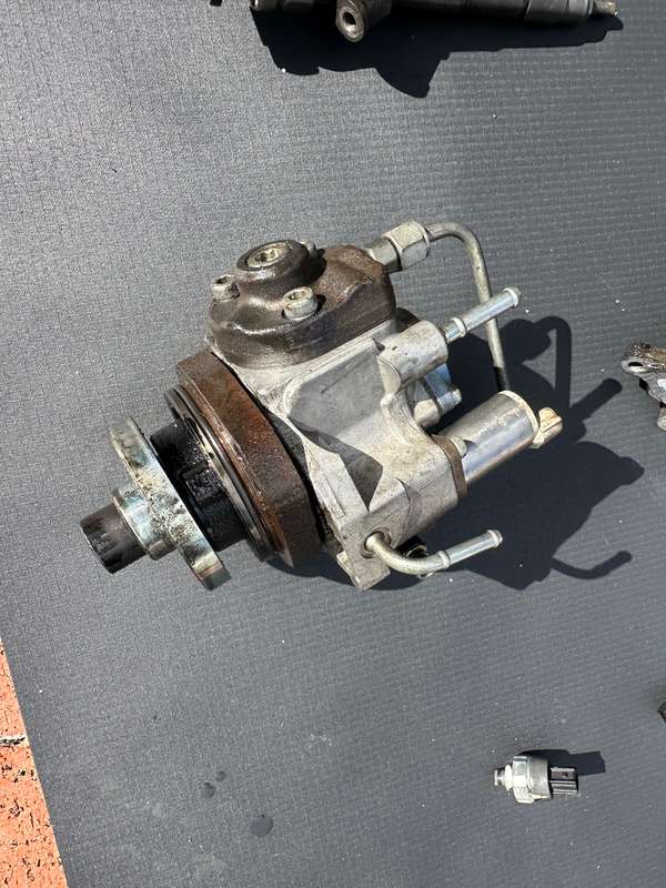 Fuel pump NIssan YD25 Navara Pathfinder Patrol 16700-5X00D