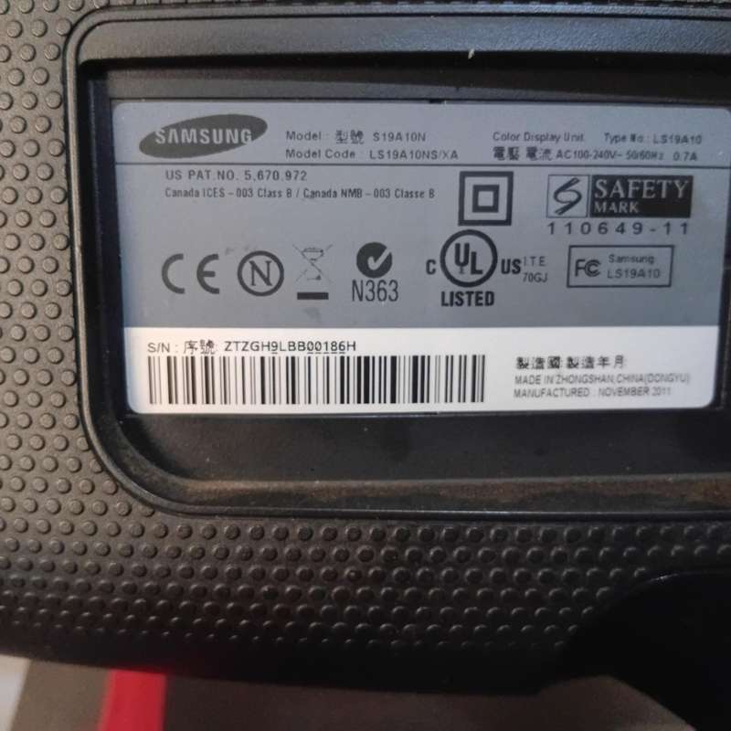 Samsung Black 18.5" SyncMaster SA100 LED Monitor