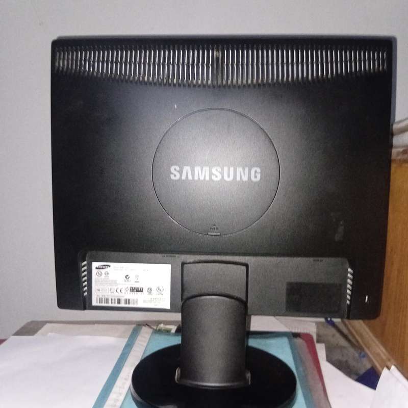 Samsung 743NX LCD Monitor