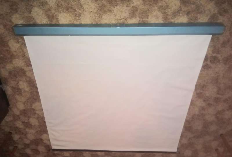 Projector screen pull down 1.5m x 1.5m