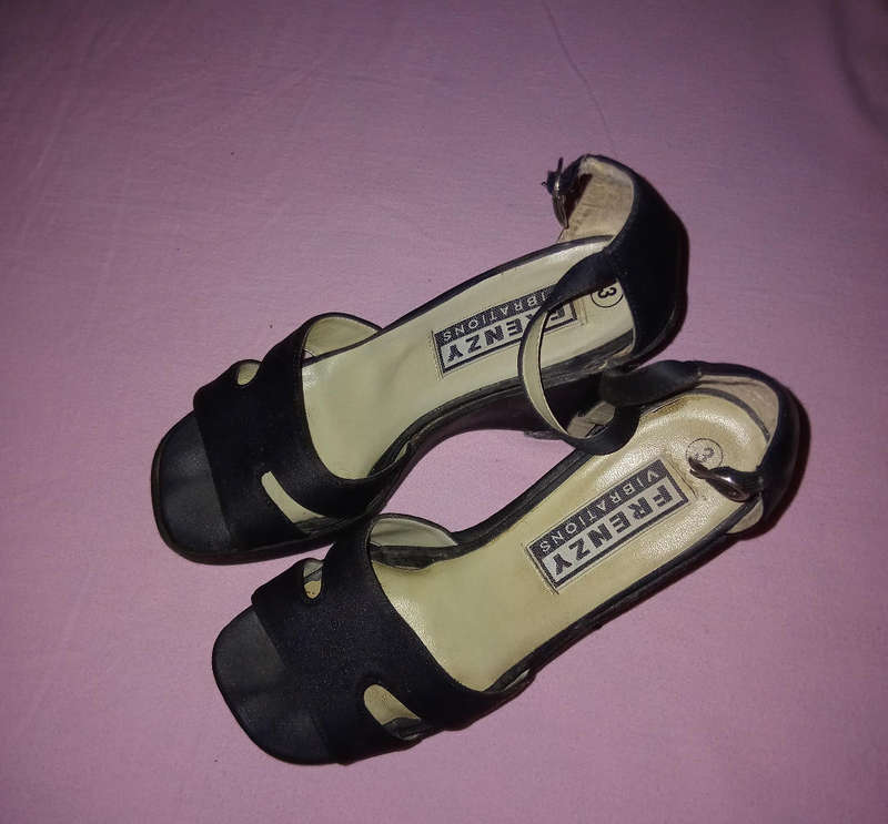 Ladies sandals