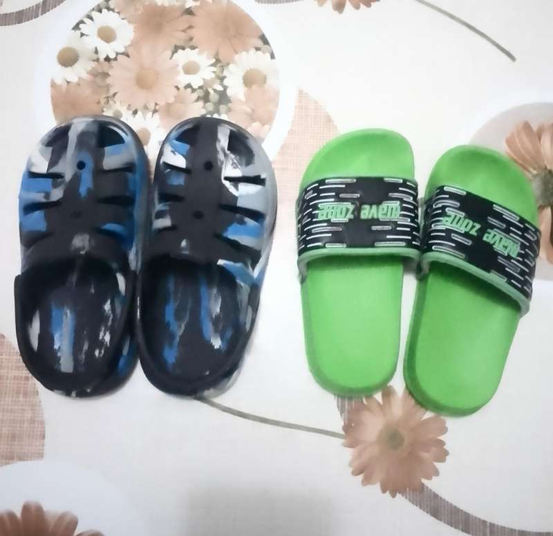 kiddies sandles 2 pairs
