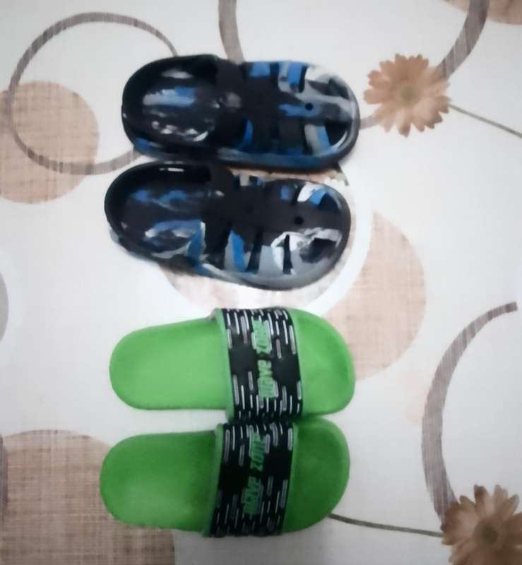 kiddies sandles 2 pairs