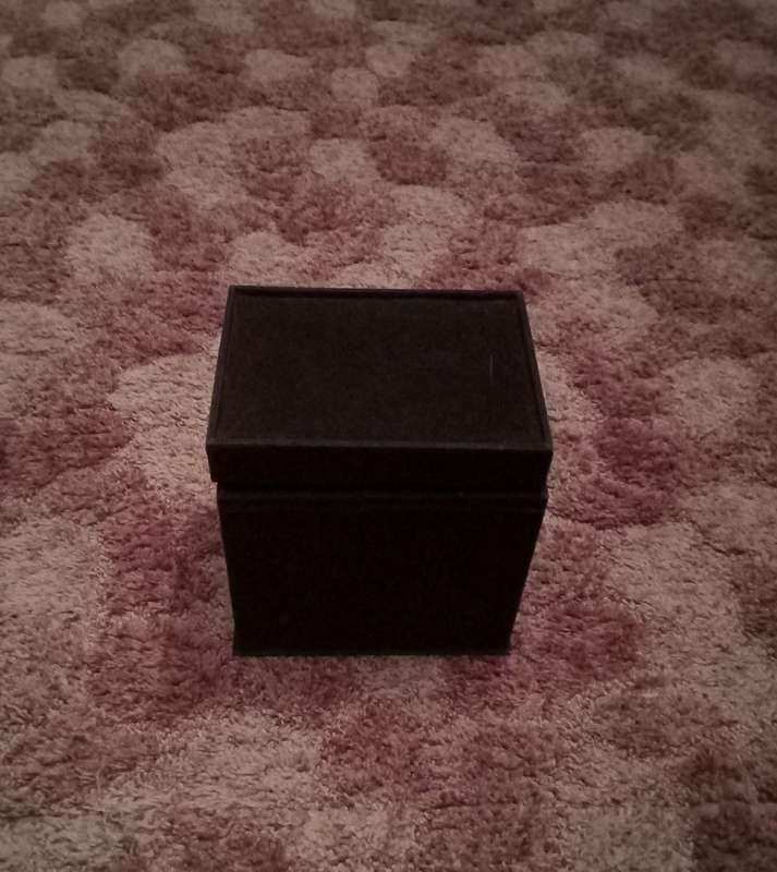 Small storage box