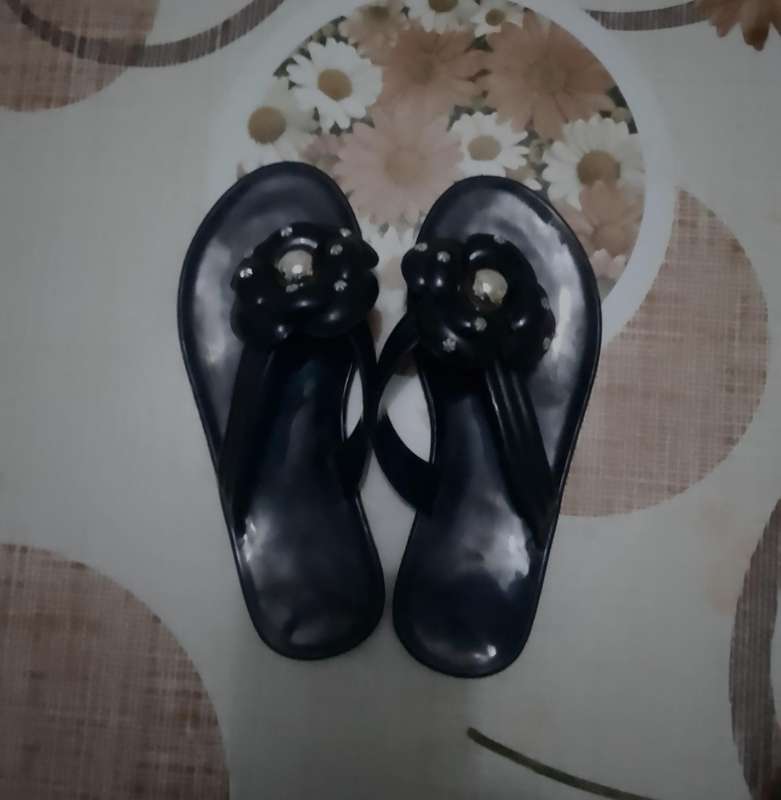 Girls sandals