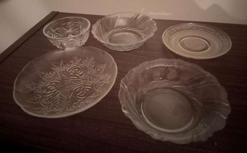 Assorted glass dishes
