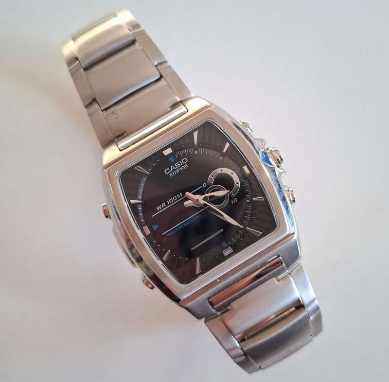 Casio Edifice EFA 120 Quartz Mens Watch with Box