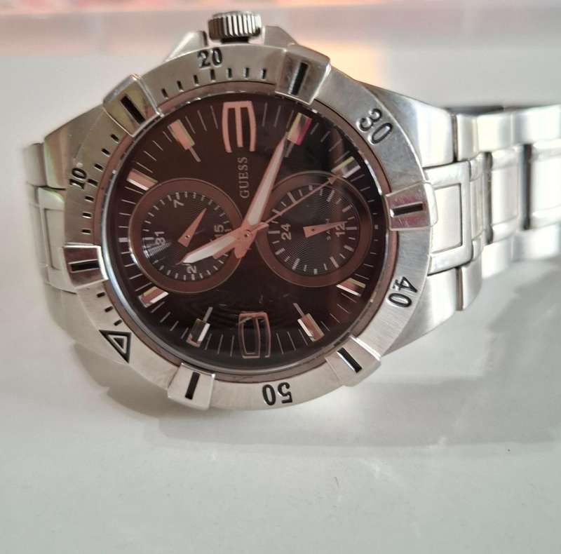 Guess W135 17G2 Quartz Mens Watch