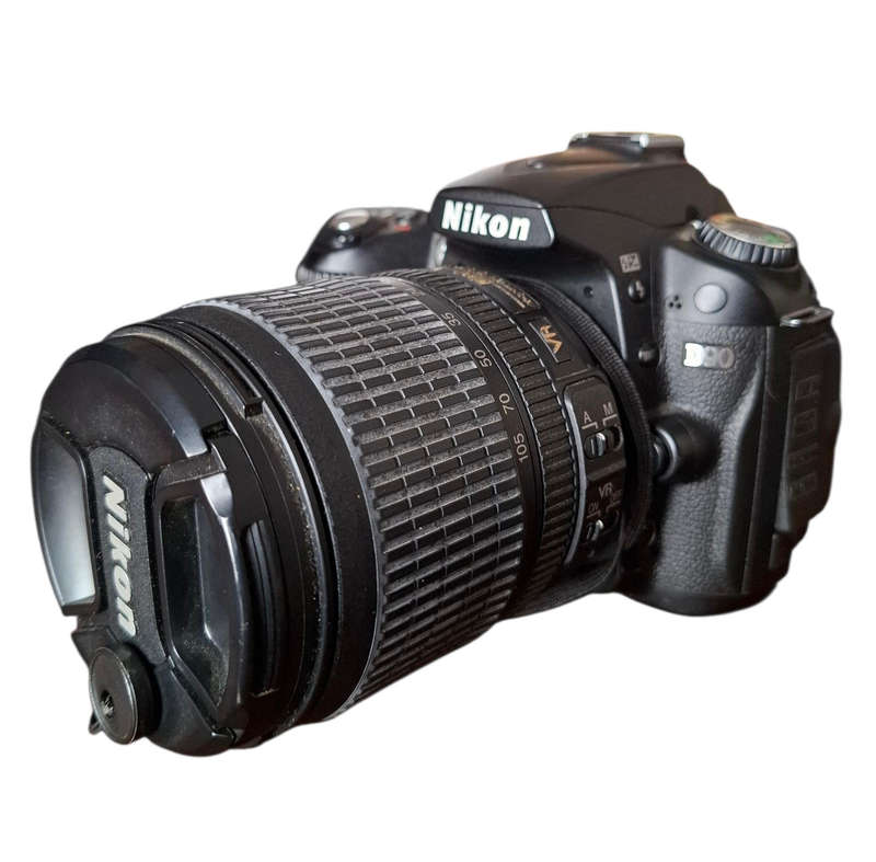 Nikon D90 Camera with Bag and Extra Cables, Charger and Batteries