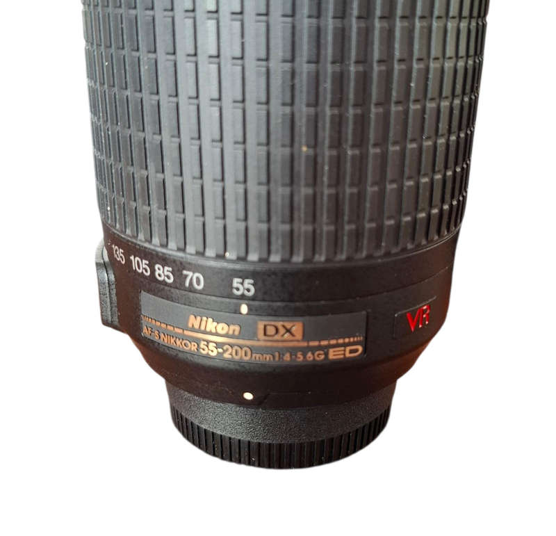 Nikon DX AF-S Nikkor 55-200mm 1:4-5.6G ED VR Lense