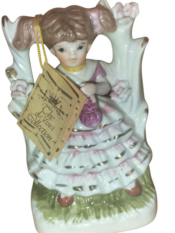 The Da Vinci Collection Girl in pink dress figurine with original tag (View image 2)