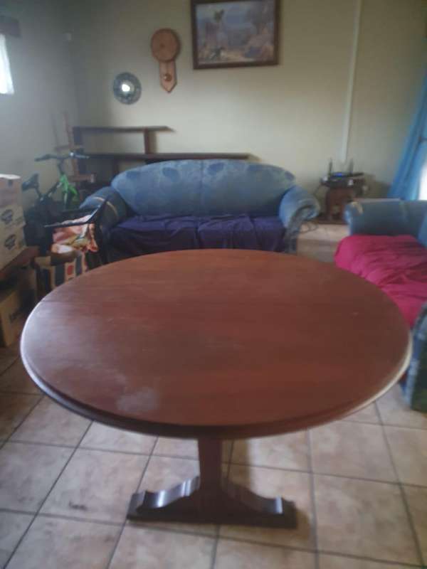 Dinning room table
