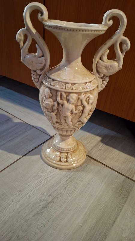 LARGE CAPODIMONTE STYLE GLAZED VASE